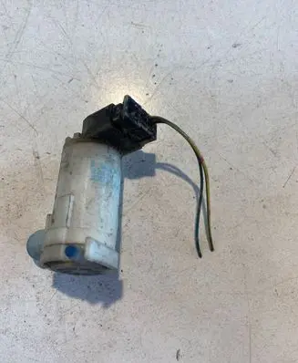 Nissan X-Trail T30 Windscreen/windshield washer pump 2224615