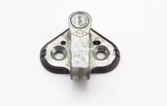 Iveco Daily 4th gen Front door lock loop/hook striker 