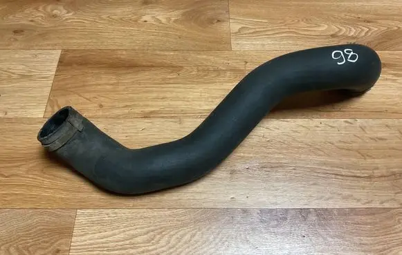 Intercooler hose/pipe