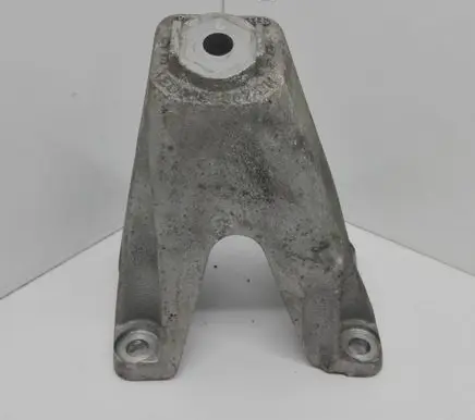 Audi A8 S8 D3 4E Engine mounting bracket 4E0199307BH