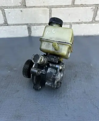 Mazda 6 Power steering pump