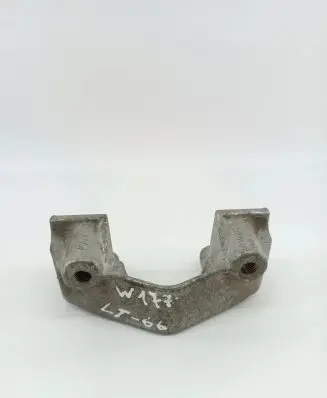 Mercedes-Benz A W177 Engine mounting bracket A6082200100