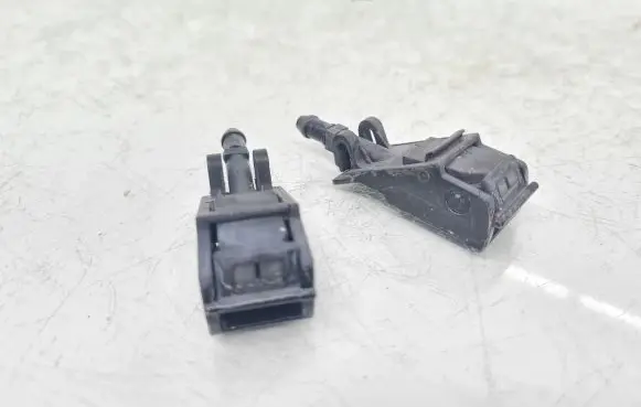 Volkswagen Bora Windshield washer spray nozzle 6E0955985A