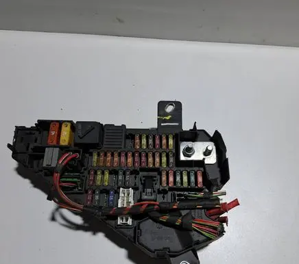 BMW 5 E60 E61 Fuse box set 6906588 518811039