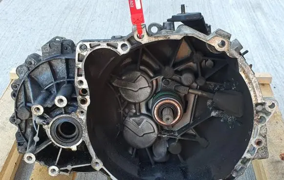 Mitsubishi Space Star Manual 5 speed gearbox MR915426