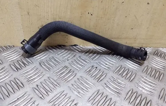 Volkswagen Touareg II Engine coolant pipe/hose 7P0422889A