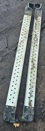 Suzuki Grand Vitara II Sill brak
