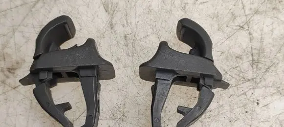 Sun visor clip/hook/bracket