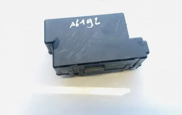 Opel Meriva B Fuse box cover 21285