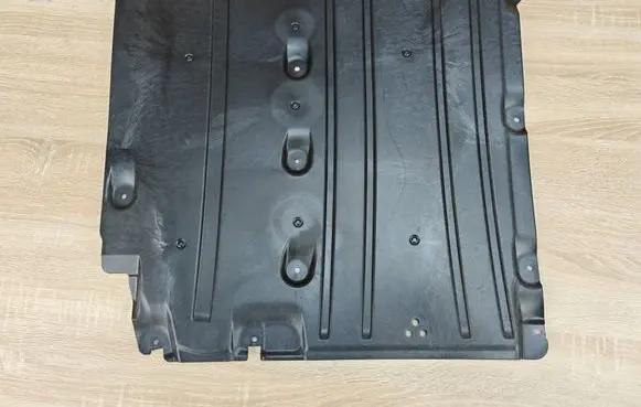 BMW 5 G30 G31 G38 Center/middle under tray cover 7340745