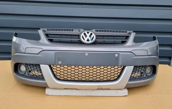Volkswagen Golf Plus Front bumper 5M0805903A