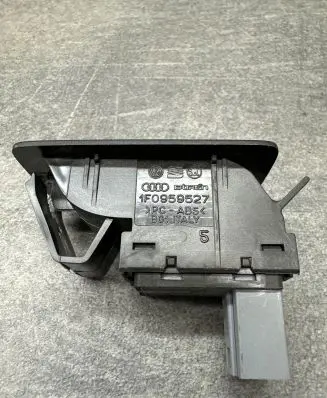 Volkswagen Touran I Electric window control switch 1F0959527