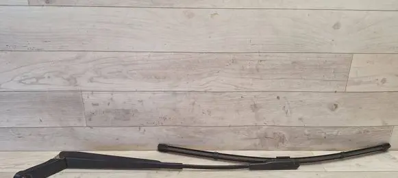 Opel Zafira B Front wiper blade arm 13145564