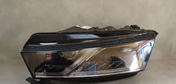 Skoda Octavia Mk4 Headlight/headlamp 5E4941015A 0301118233AB LE18A6419