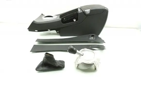 Volvo V70 Center console MMAUTKO32199
