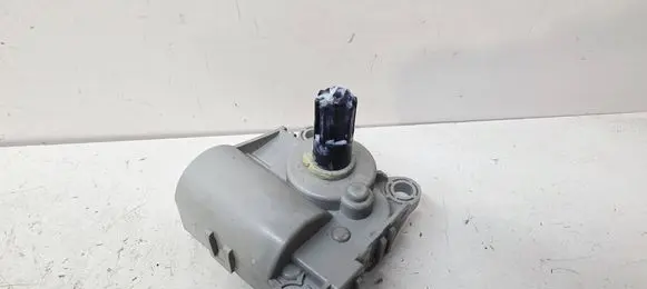 Hyundai Tucson TL Air flap motor/actuator 97161D7000