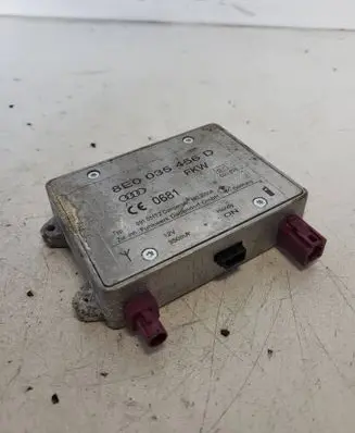 Audi A6 S6 C6 4F Aerial antenna amplifier 8E0035456