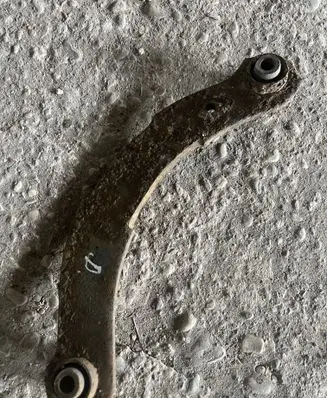 Rear control arm
