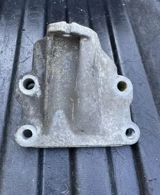 Infiniti M30 Engine mounting bracket MSR 101010
