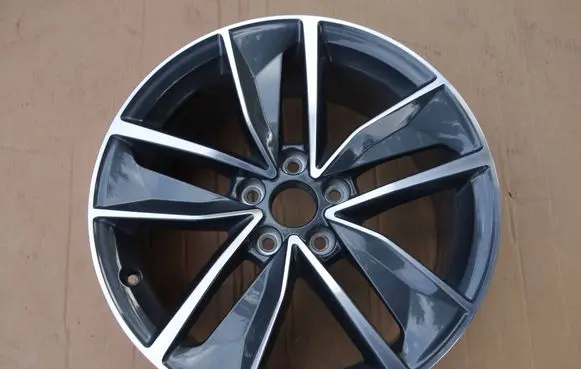 Audi Q3 8U R18 alloy rim 8U0601025AH