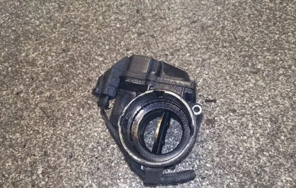 Volkswagen Caddy Throttle valve 03G128063A