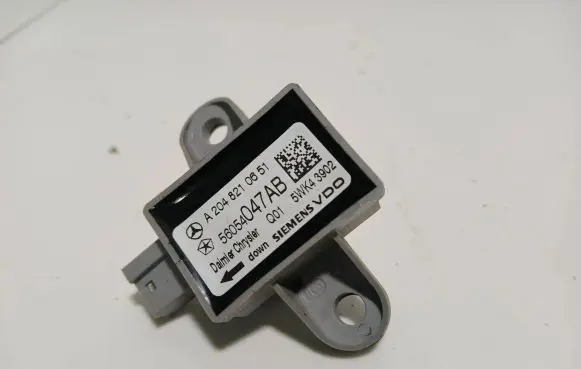Chrysler Grand Voyager V Airbag deployment crash/impact sensor A2048210651 56054047AB 5WK43902