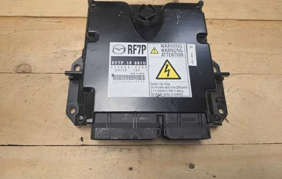 Mazda 5 Engine control unit/module RF7P18881U