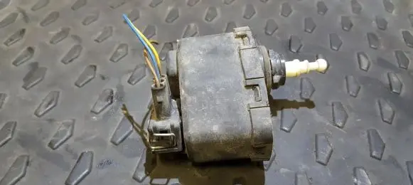 Headlight level adjustment motor