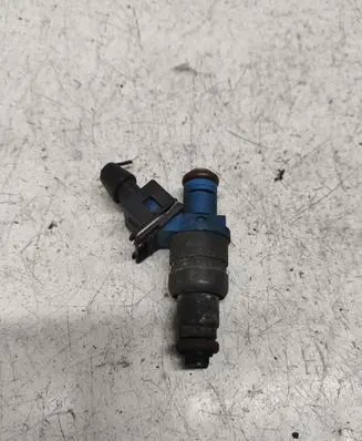 Volkswagen PASSAT B5 Fuel injector 06B133551