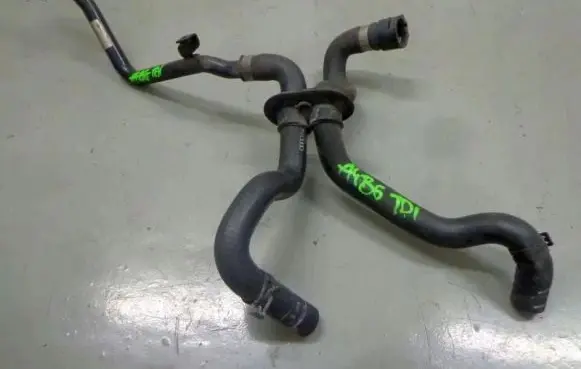 Audi A4 S4 B6 8E 8H Engine coolant pipe/hose
