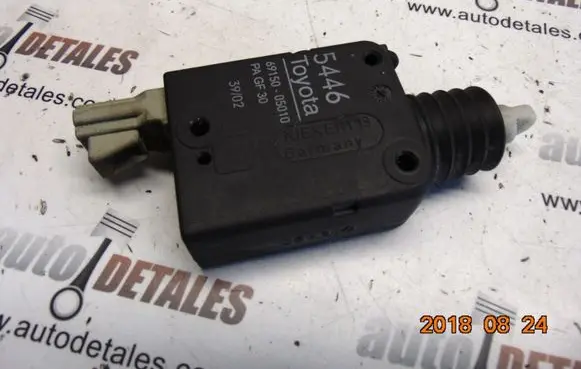 Toyota Avensis T220 Tailgate boot lock/latch motor 6915005010
