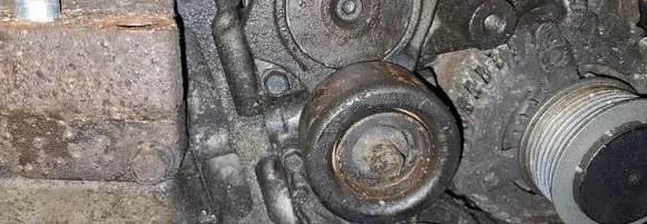 Honda FR-V Generator/alternator belt tensioner