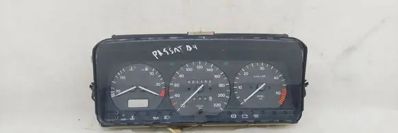 Volkswagen PASSAT B4 Speedometer (instrument cluster) 3A0919033B 6160593020