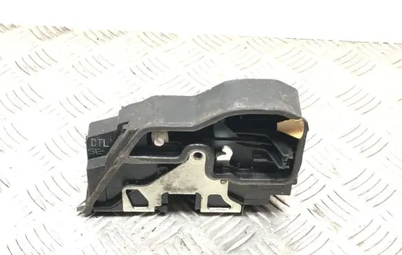 BMW 5 E60 E61 Front door lock 7202145 A053702 12H82Q