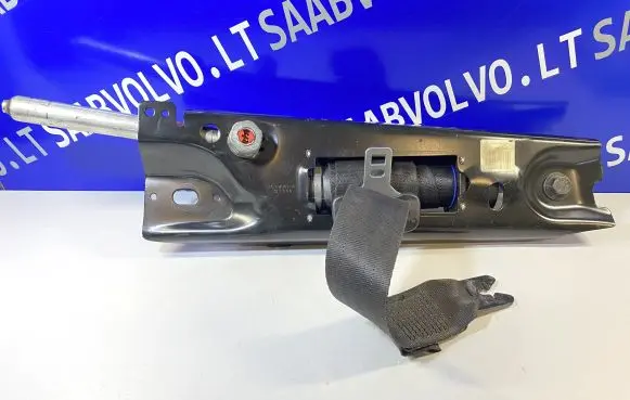 Volvo V70 Front seatbelt 39865061