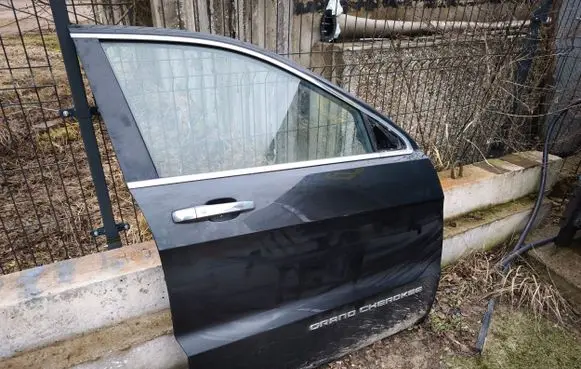 Jeep Grand Cherokee Front door