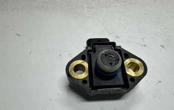 Mercedes-Benz GL X166 Air pressure sensor A0009057001