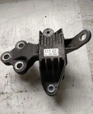 Opel Astra J Engine mounting bracket 13287953
