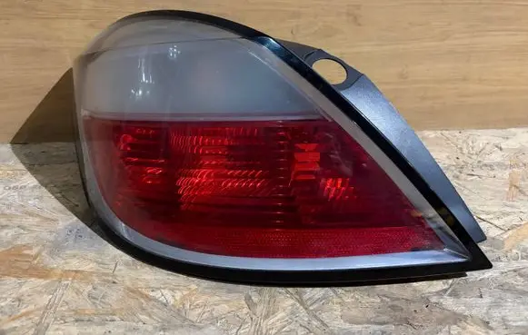 Opel Astra H Rear/tail lights 24451835 00865301