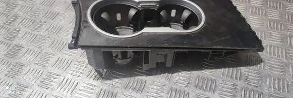 Cup holder front