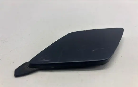Volvo XC60 Front tow hook cap/cover 31425165