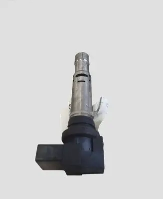 Volkswagen Golf VII High voltage ignition coil 036905715F 7829004