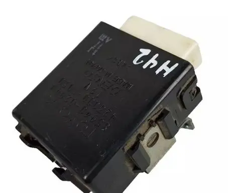 Toyota Auris 150 Window wiper relay 8594002040