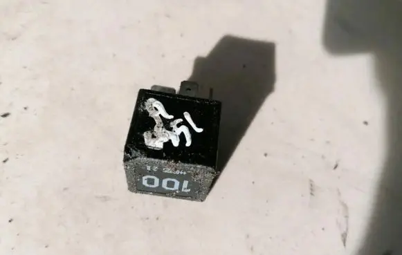 Seat Ibiza III (6L) Other relay 7m0951253a v23136-j6-x45