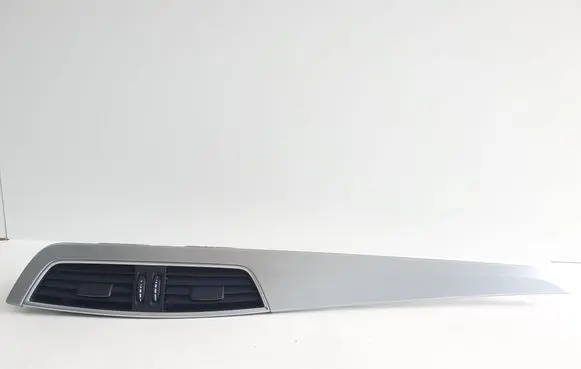 Mercedes-Benz C W204 Dash center air vent grill A2048306154 07969000