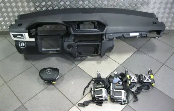 Mercedes-Benz E W212 Dashboard