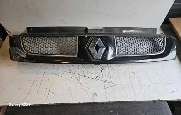 Renault Trafic II (X83) Front bumper upper radiator grill 8200204450 91165273
