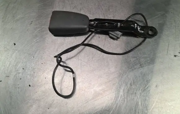 Volvo S60 Front seatbelt buckle 9191817 111364 570644300F