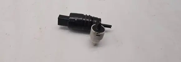 BMW 2 F46 Windscreen/windshield washer pump 7388349