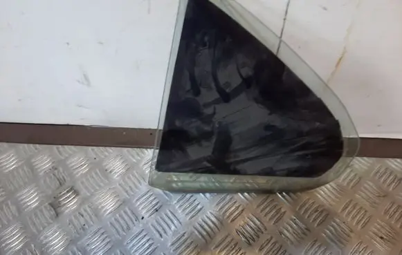 Mitsubishi Lancer Evolution Rear vent window glass 